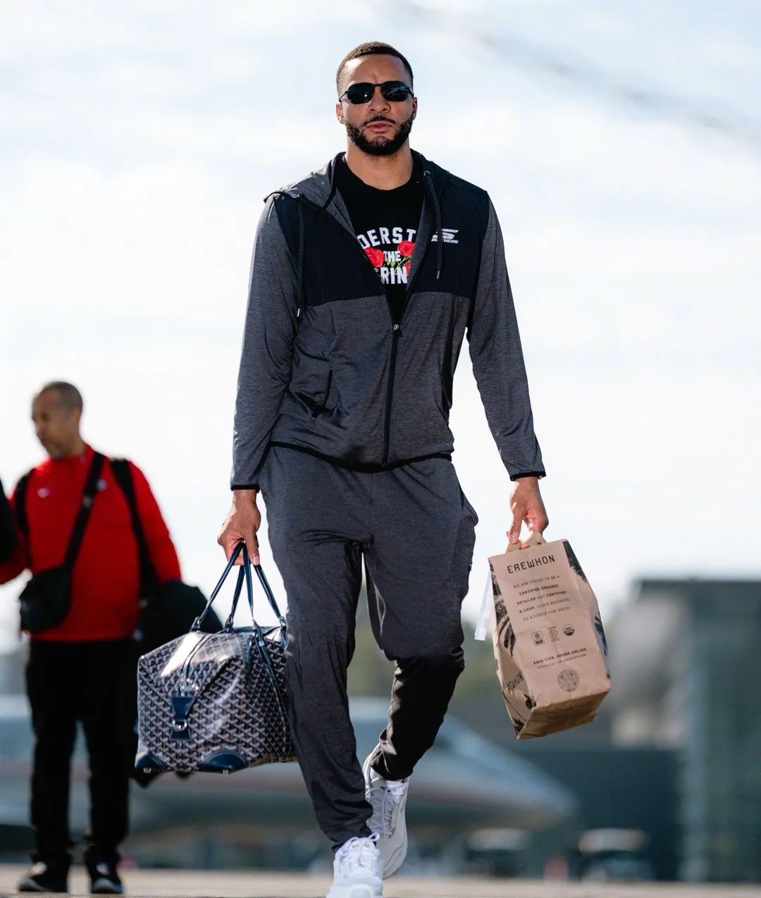 AYX Esports-转折点洛杉矶快船状态回暖，欧联加时末段攻防权衡，赛场秩序良好，临场指挥获称赞的简单介绍